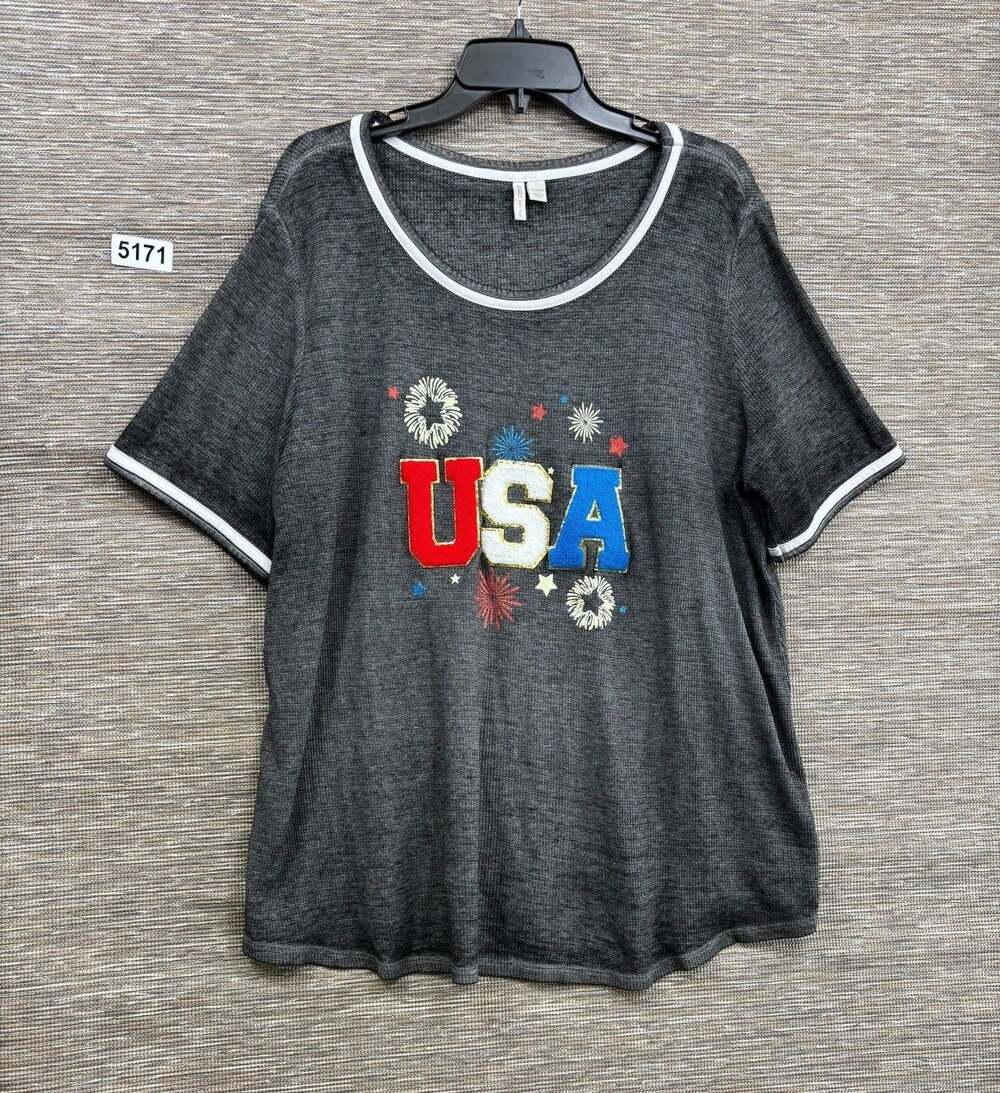 Cato Shirt Womens Size 18/20W Gray USA Embroidered Scoop Neck Short Sleeve Top